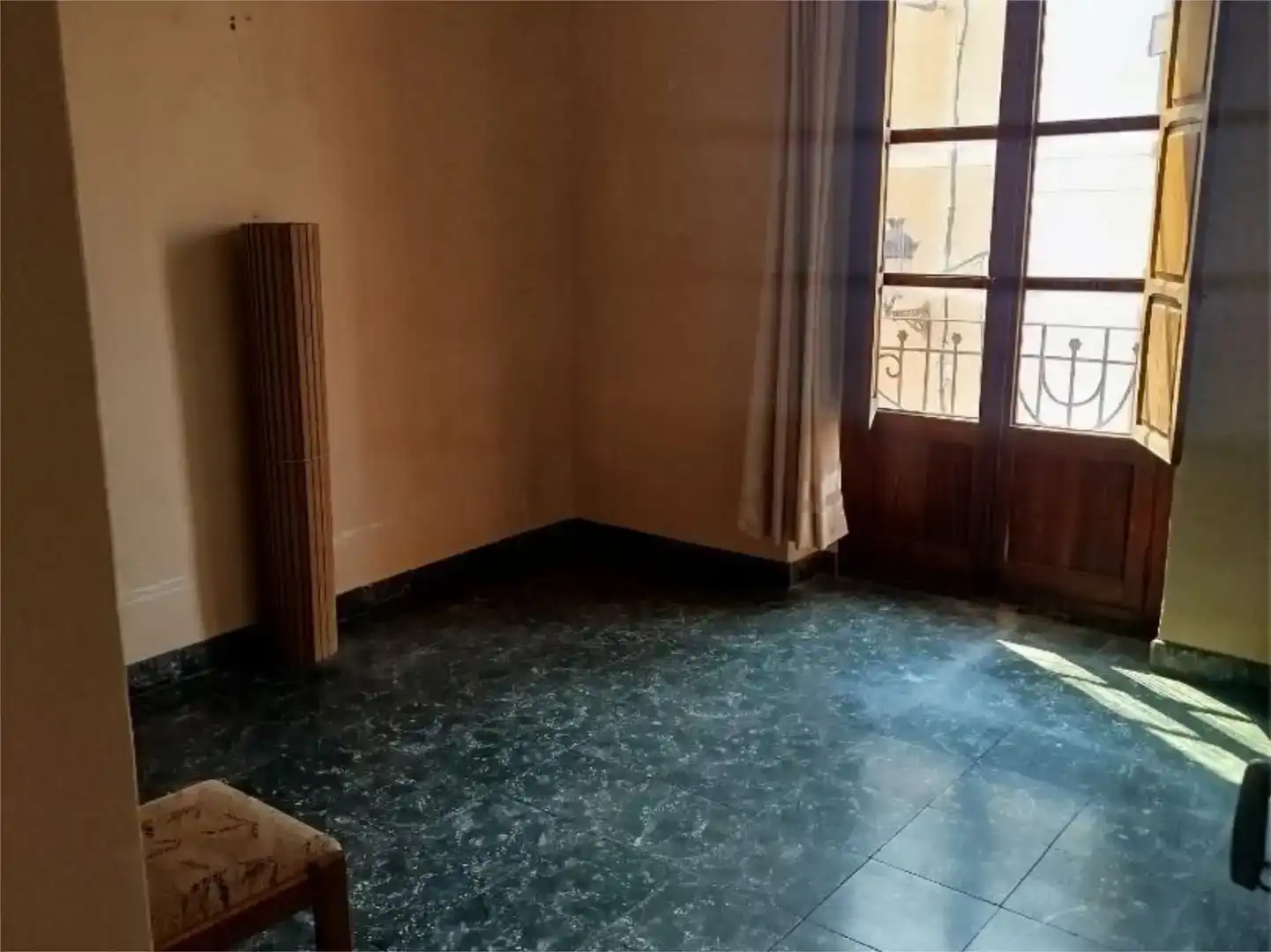 Sala d'estar de Planta baixa en venda en Antella amb Moblat i Balcó