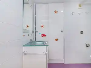 Bathroom of Flat for rent in Almuñécar  with Air Conditioner, Terrace and Furnished