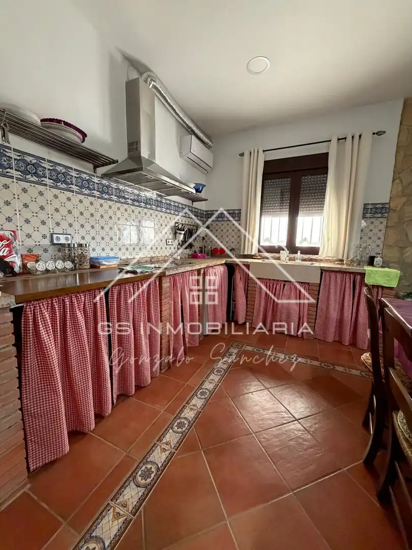 Cuina de Casa o xalet en venda en Lucena