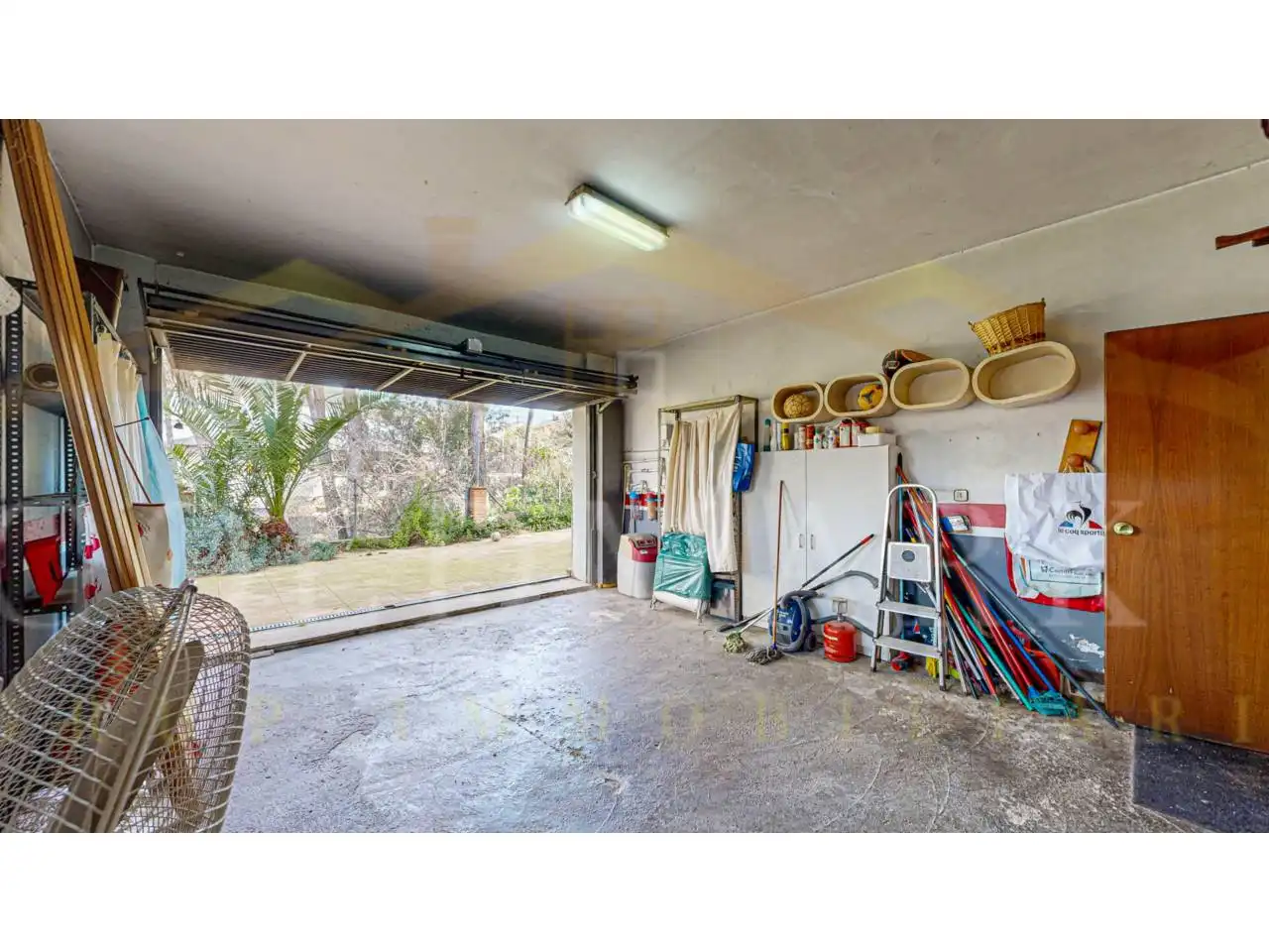 Vista exterior de Casa o xalet en venda en Corbera de Llobregat amb Aire condicionat, Calefacció i Jardí privat