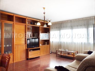 Appartamento con balcone in vendita a Carrer de la Gerdera