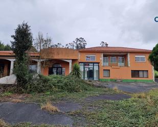 Vista exterior de Casa o xalet en venda en Ferrol amb Jardí privat, Terrassa i Balcó