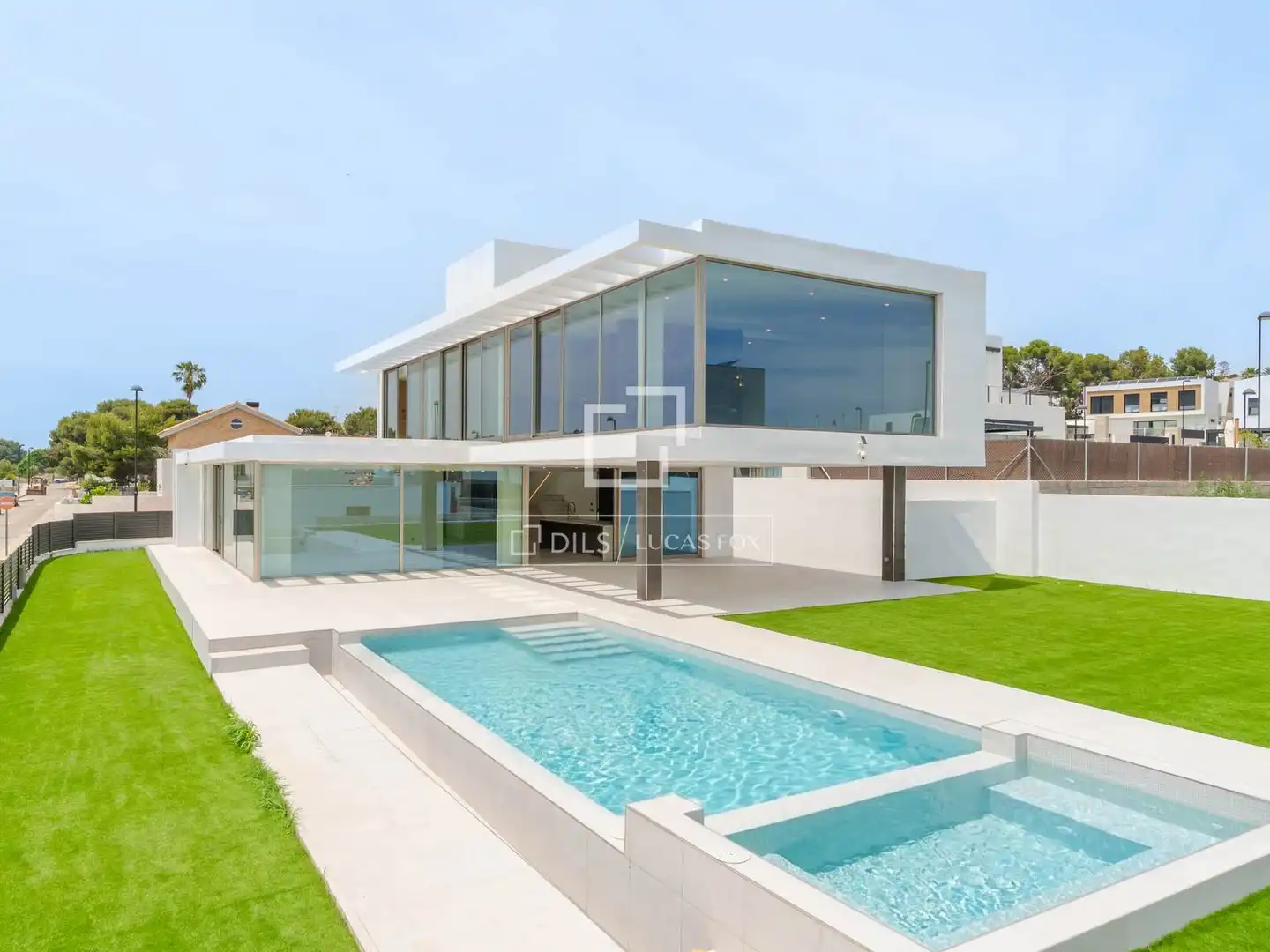 Exterior view of Houses for sale in Torrent  with Air Conditioner, Private garden and Terrace