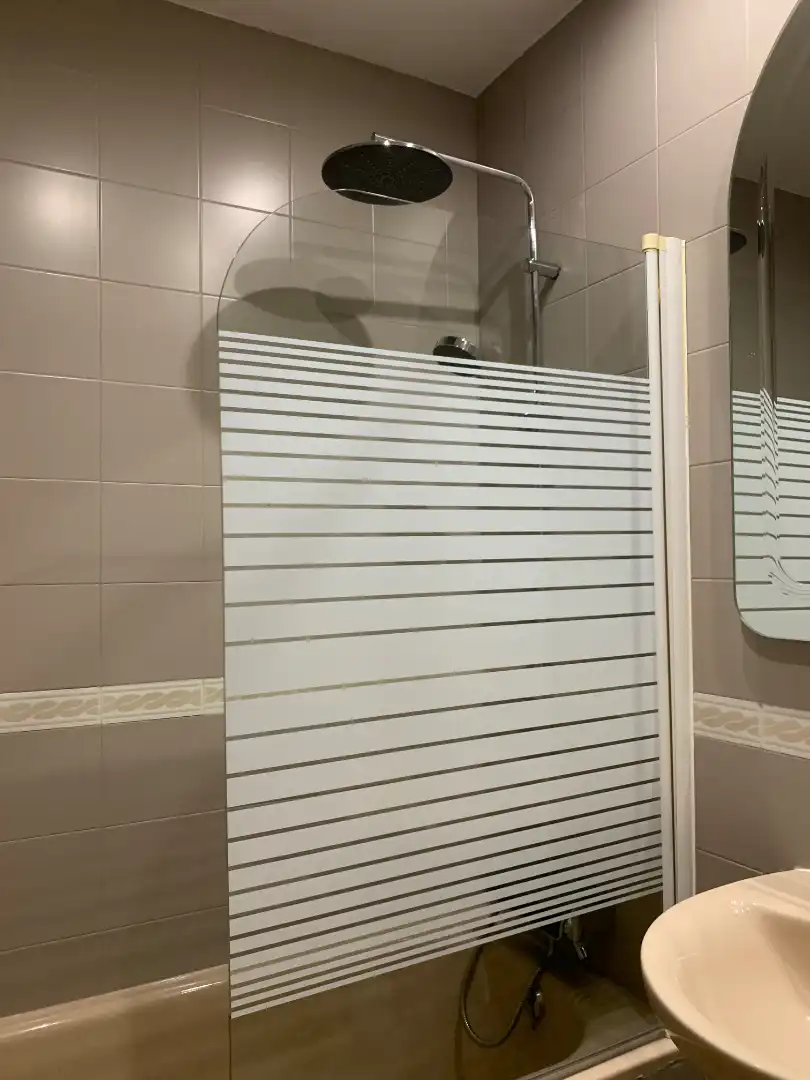 Bathroom of Flat for rent in Madrid  with Oven and Washing machine
