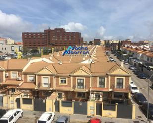 Vista exterior de Àtic en venda en Badajoz Capital amb Aire condicionat, Calefacció i Terrassa