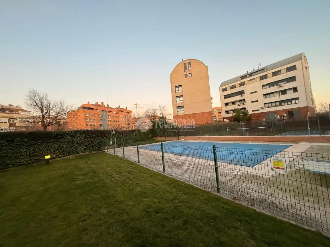 Piscina de Pis en venda en Alcorcón amb Aire condicionat, Calefacció i Parquet