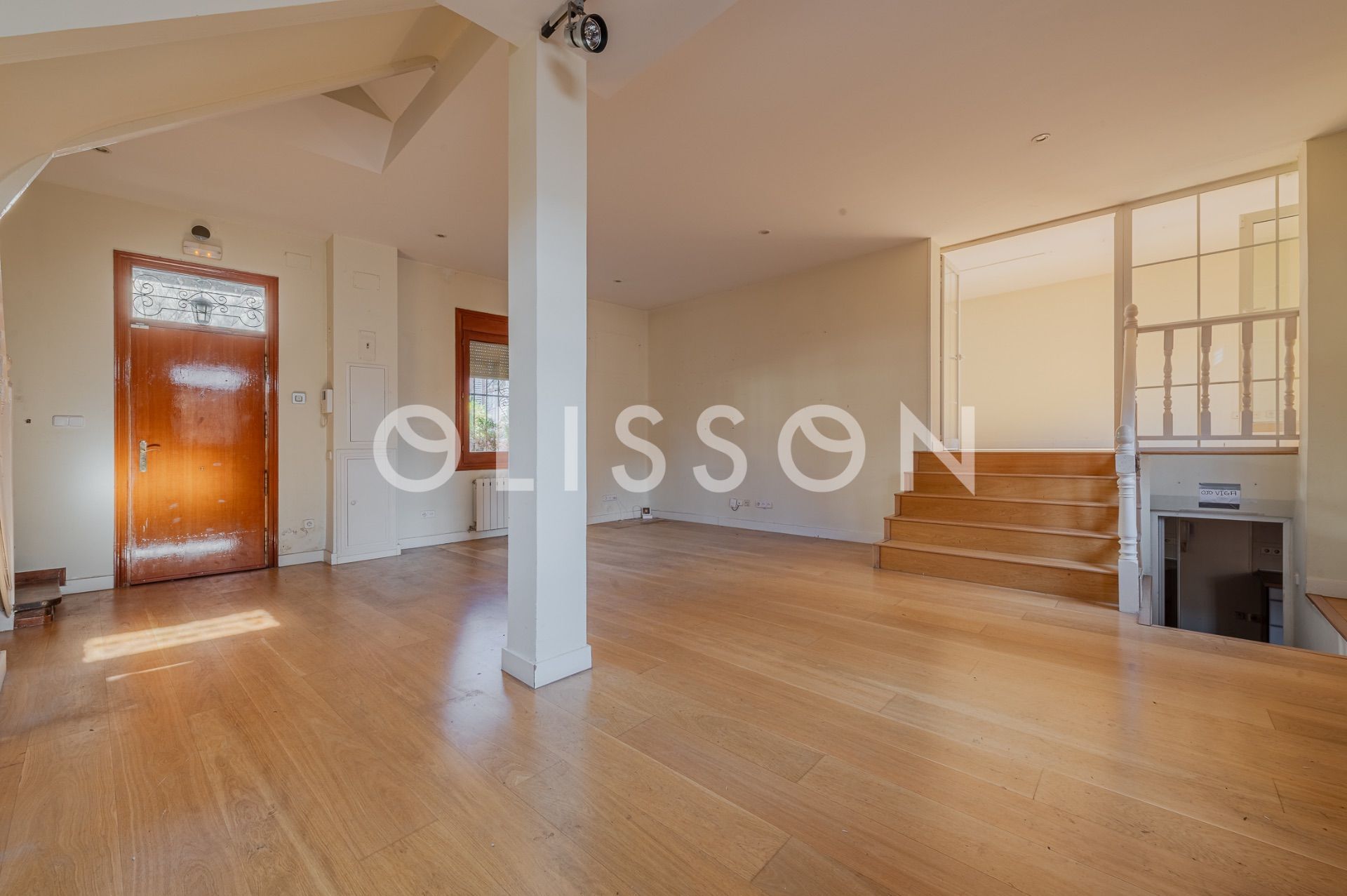 Living room of Single-family semi-detached for sale in  Madrid Capital  with Air Conditioner, Heating and Private garden