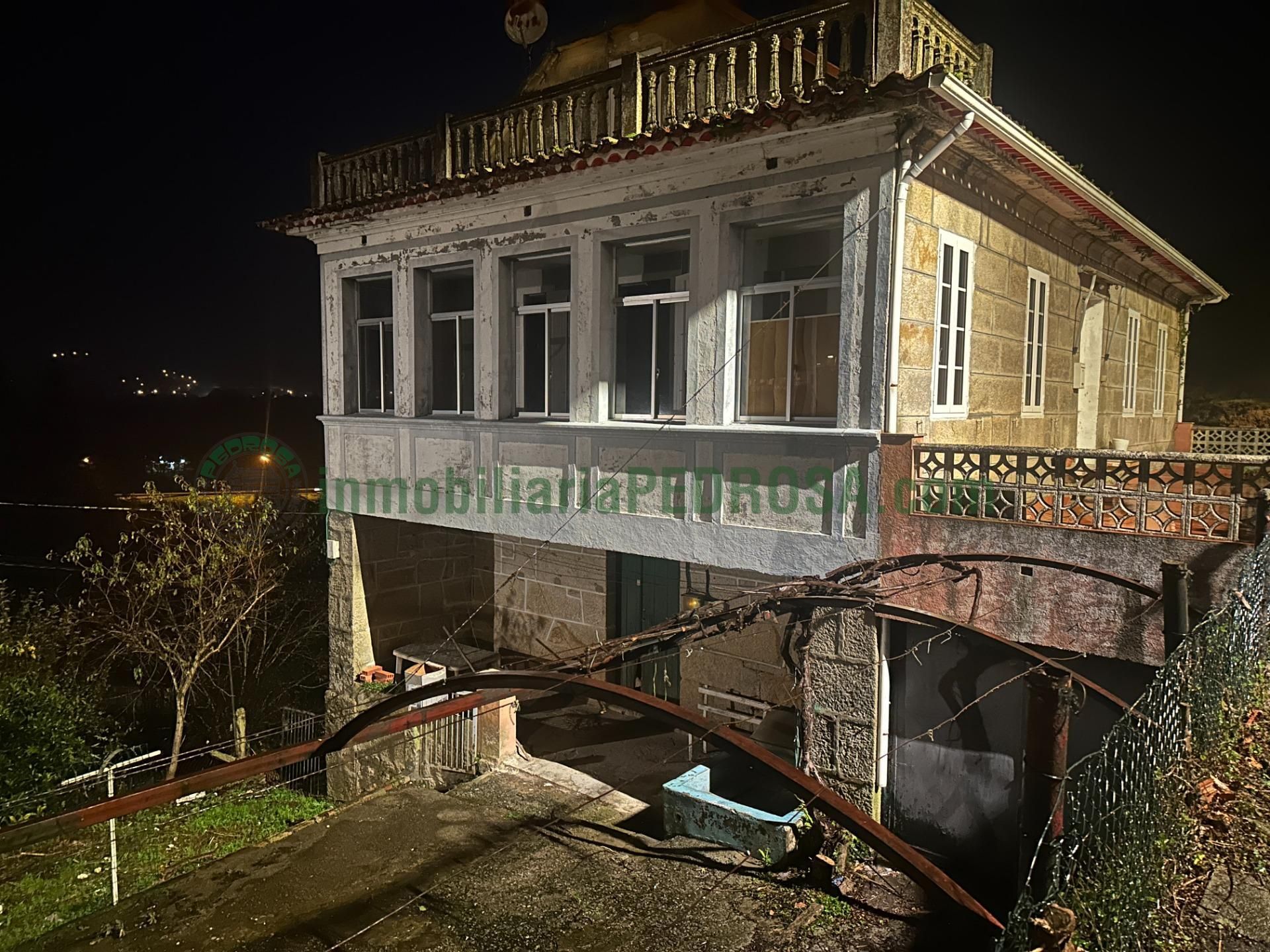 Vista exterior de Casa o xalet en venda en Cotobade amb Jardí privat, Terrassa i Balcó