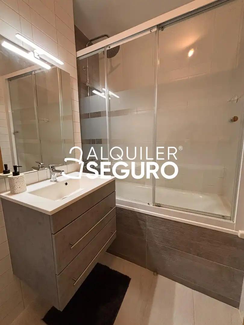 Badezimmer von Wohnung zur Miete in Covibar - Pablo Iglesias