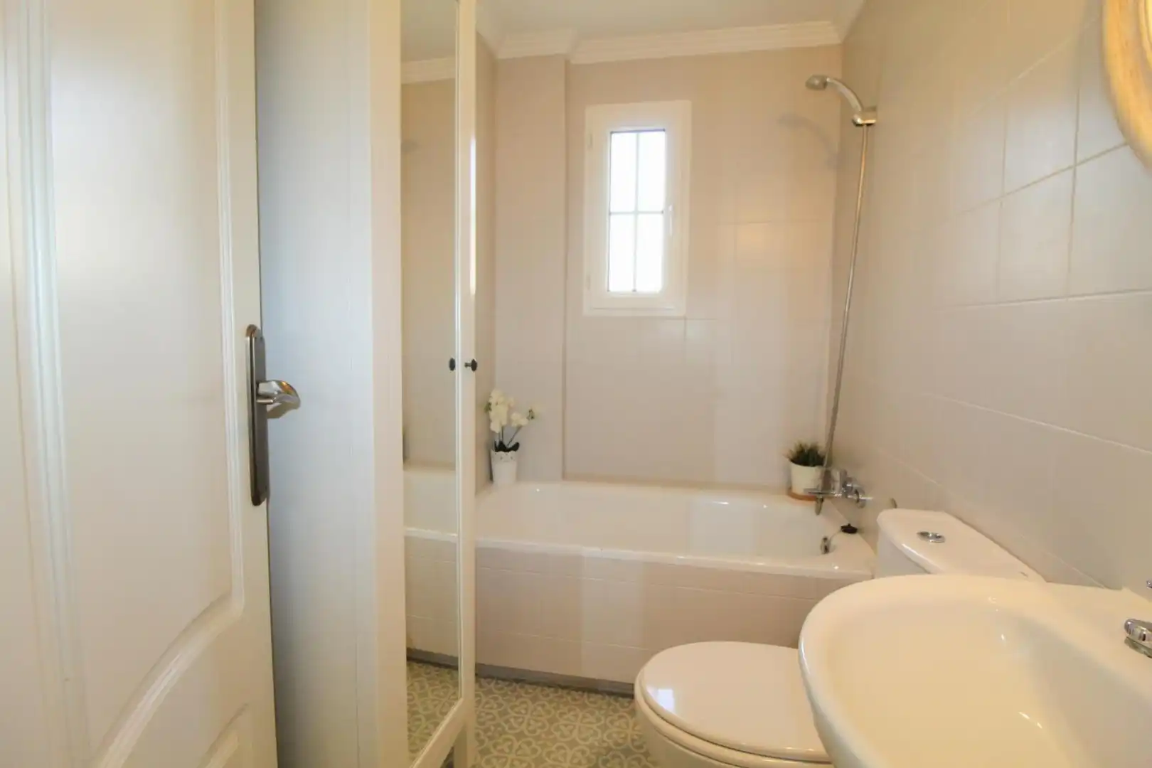 Badezimmer von Wohnungen zum Verkauf in Torrevieja mit Terrasse und Möbliert