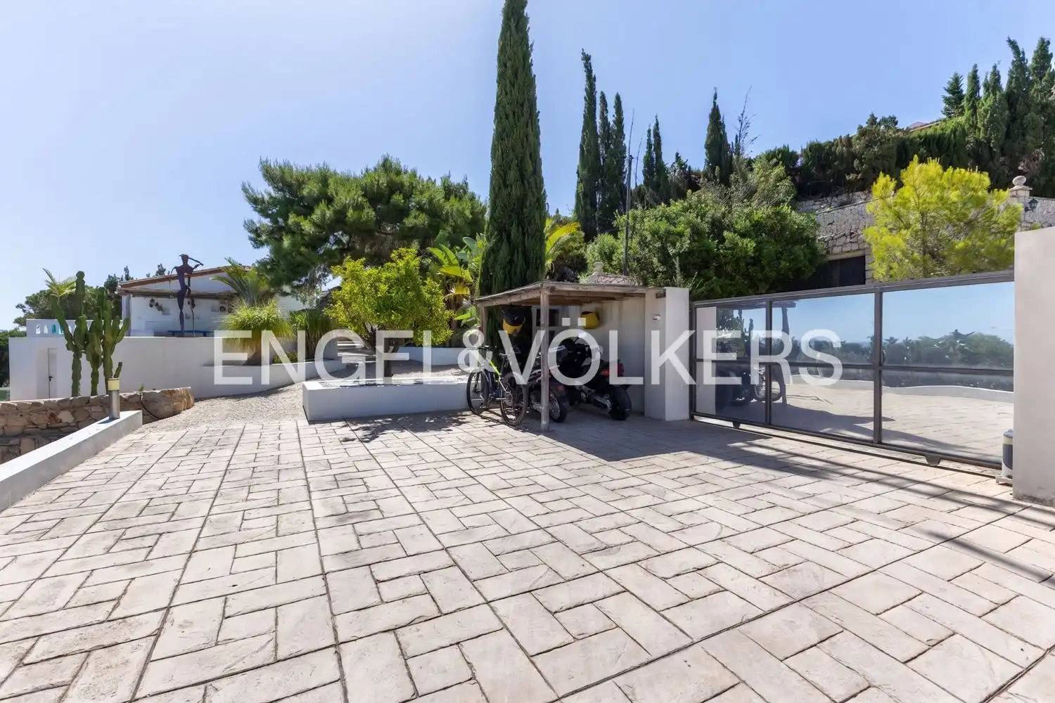 Vista exterior de Casa o xalet en venda en Dénia amb Aire condicionat, Calefacció i Jardí privat