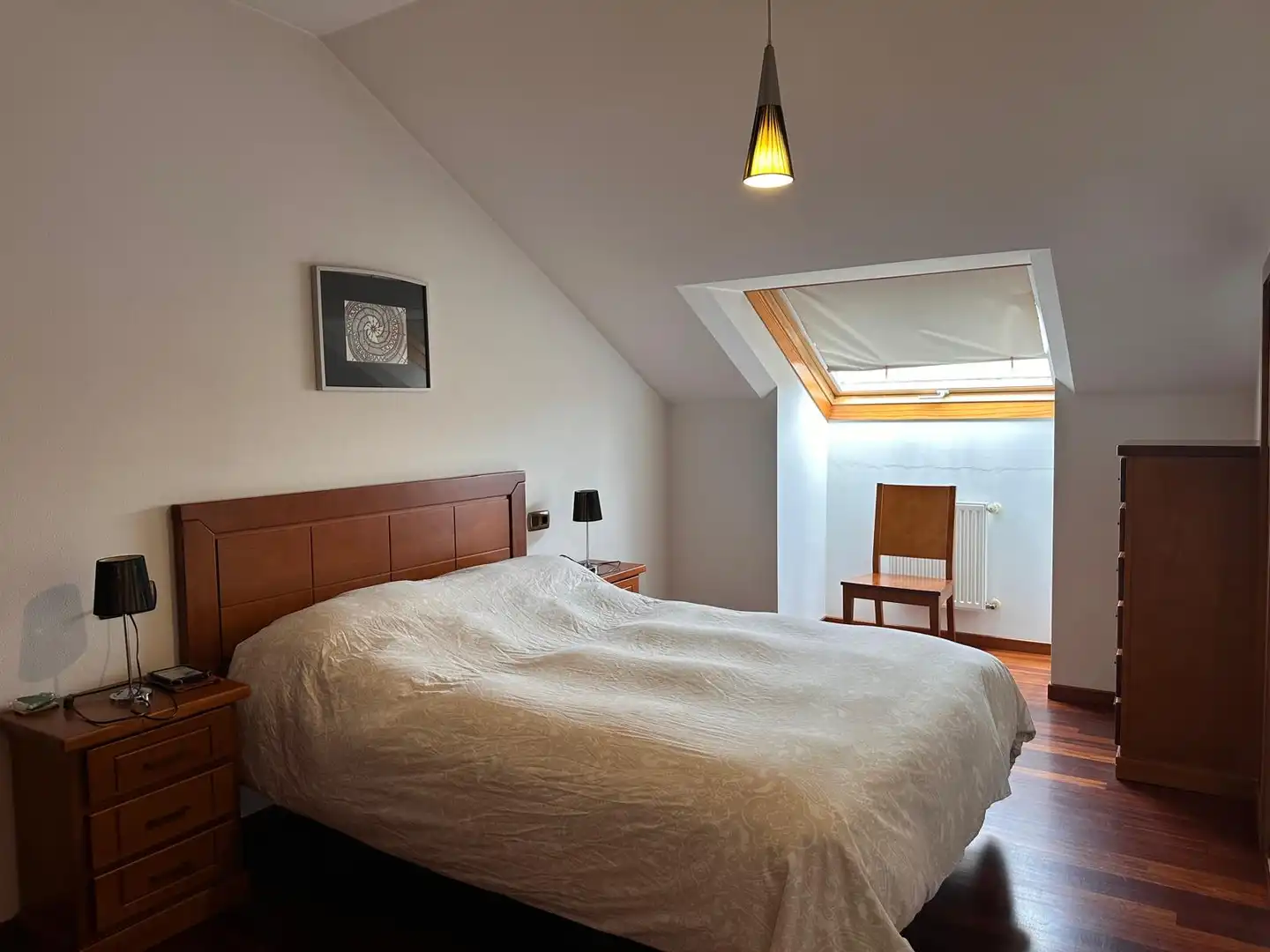 Schlafzimmer von Dachboden zum Verkauf in Ames mit Heizung, Parkett und Abstellraum