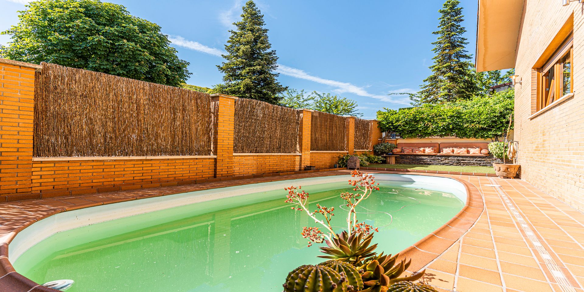 Piscina de Casa adosada en venda en  Madrid Capital amb Calefacció, Jardí privat i Piscina