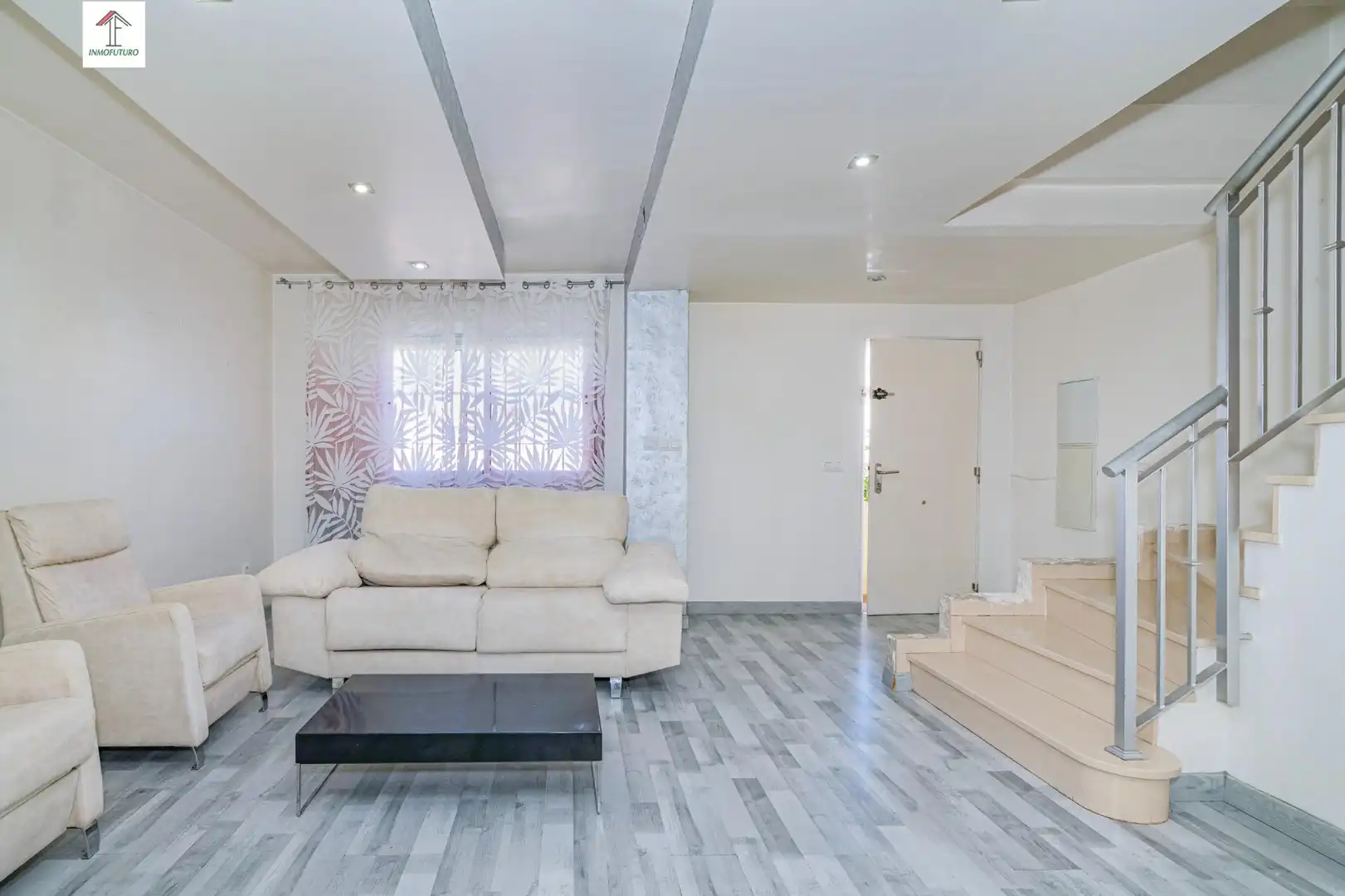 Casa aparellada amb terrassa en venda a Avenida LUIS JAVIER 2, imagen 9
