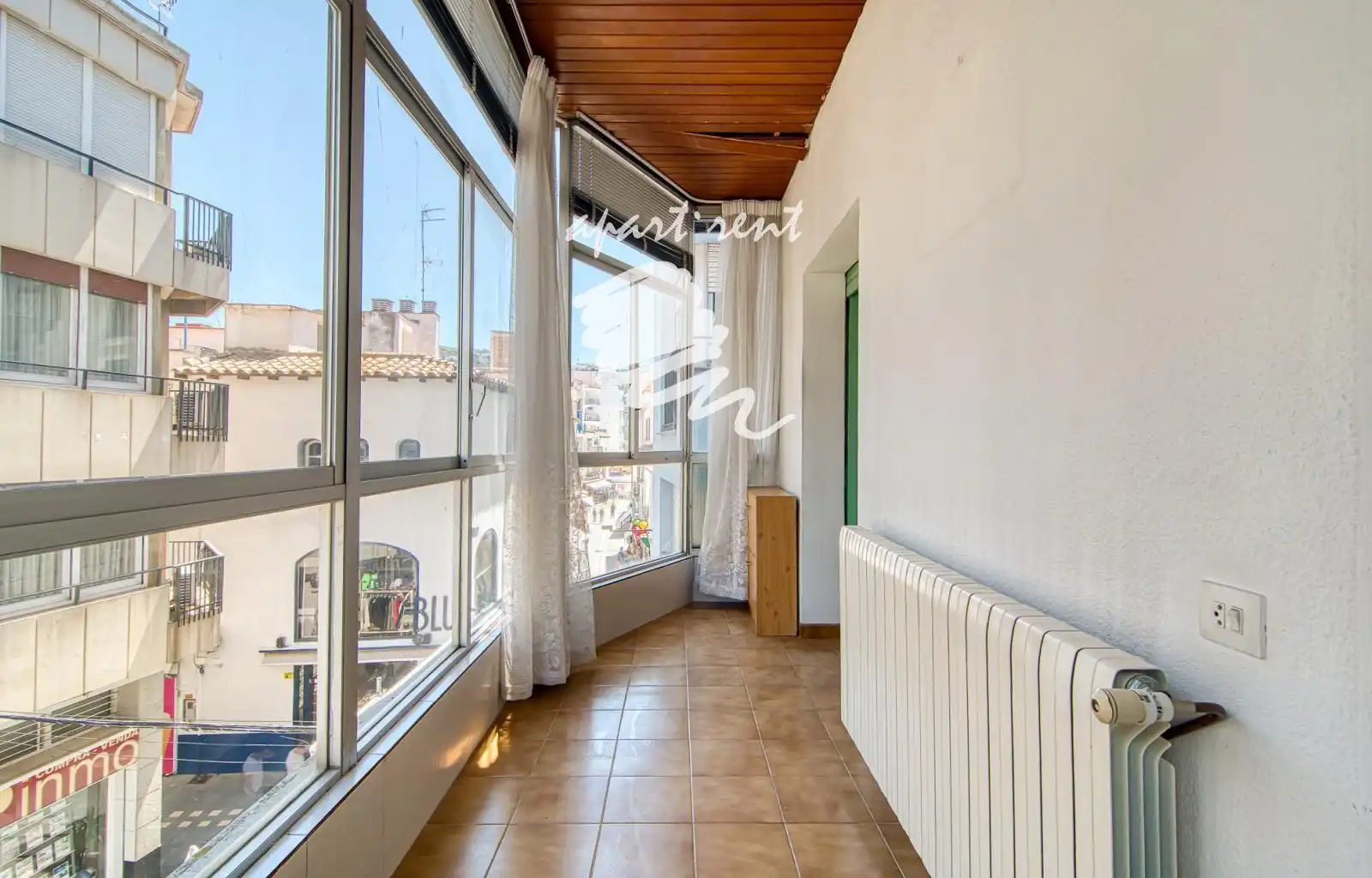 Vista exterior de Pis en venda en Roses amb Calefacció, Terrassa i Traster