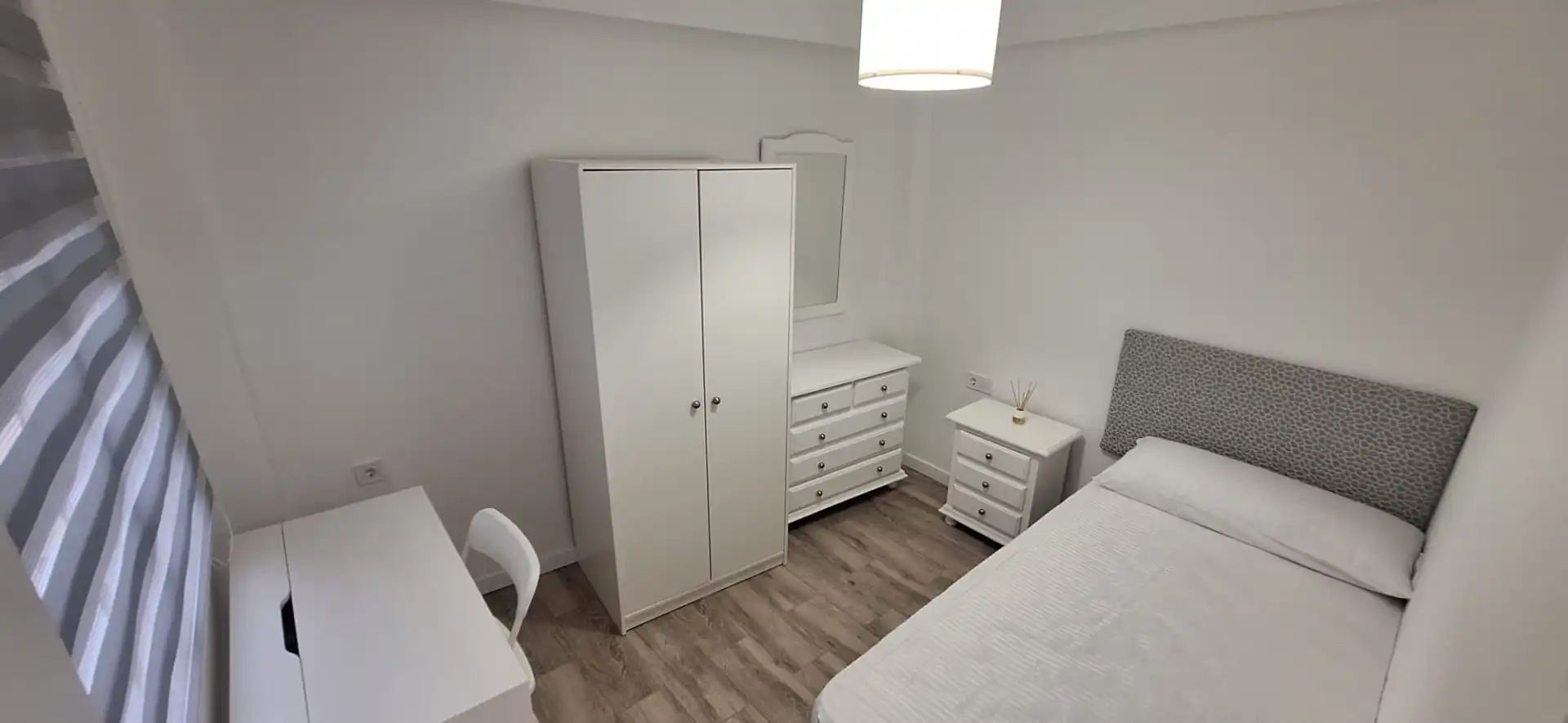 Bedroom of Flat for rent in Málaga  with Furnished, Oven and Washing machine