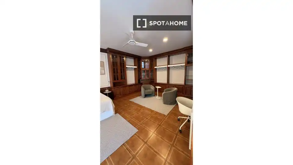 Bedroom of Flat for share in Sant Boi de Llobregat  with Air Conditioner, Heating and Furnished