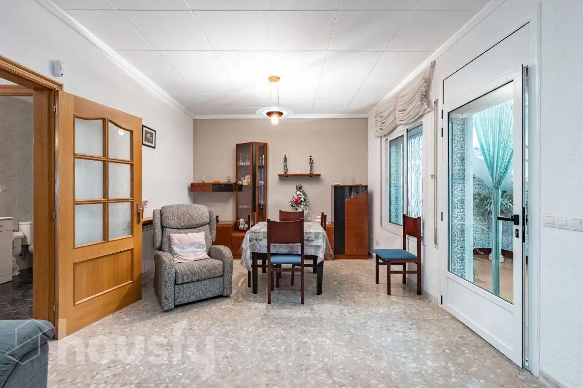 Sala de estar de Casa o chalet en venta en Sabadell con Calefacción, Terraza y Trastero
