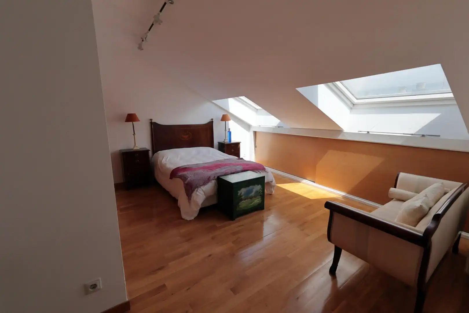 Schlafzimmer von Dachboden zum Verkauf in Bembibre mit Heizung und Balkon