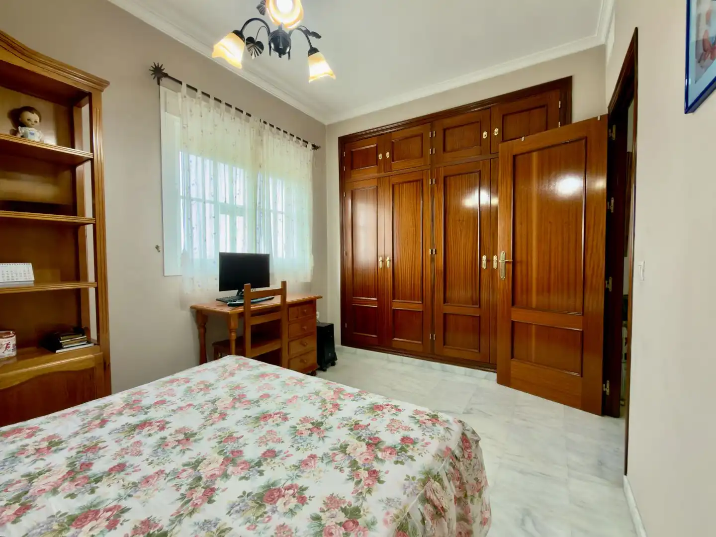 Habitación de Casa o chalet en venta en Mairena del Aljarafe con Aire acondicionado, Calefacción y Terraza