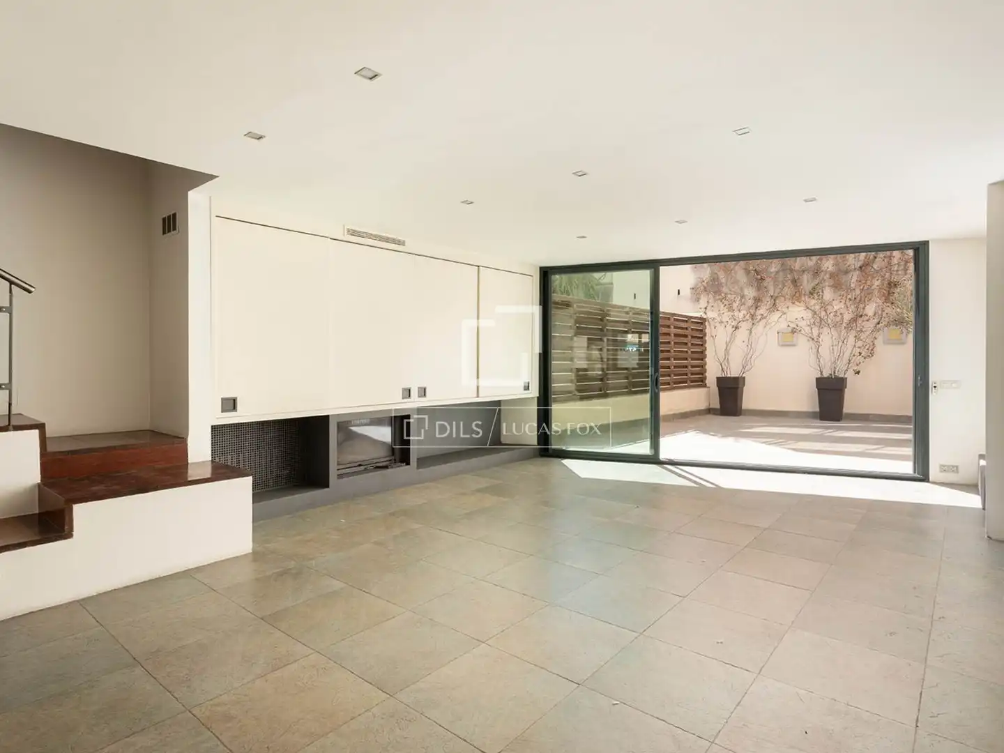 Exterior view of Houses for sale in Barcelona  with Air Conditioner, Terrace and Storage room