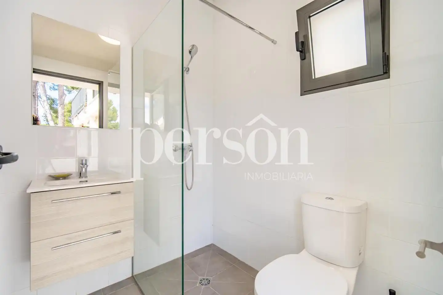 Bathroom of Houses for sale in L'Eliana  with Air Conditioner, Heating and Private garden