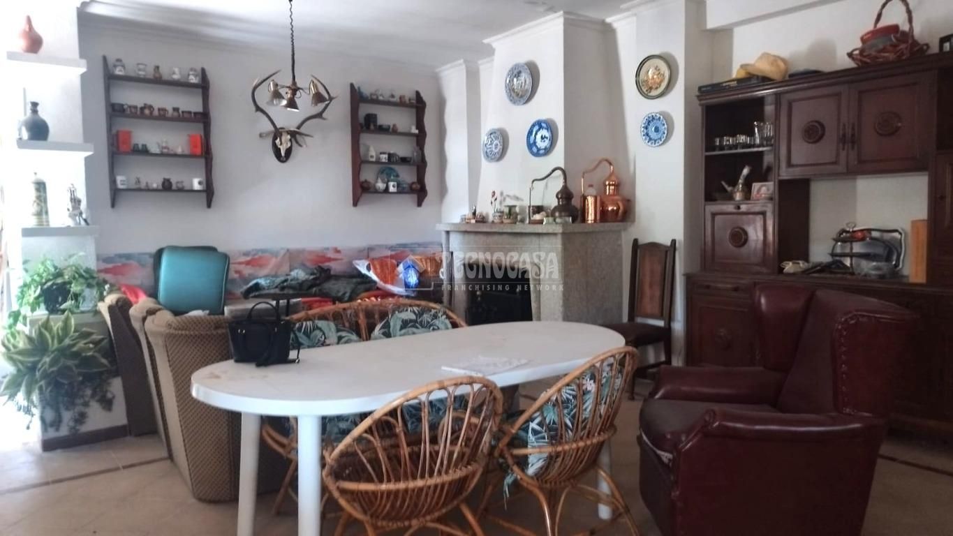 Menjador de Finca rústica en venda en Cáceres Capital amb Jardí privat, Terrassa i Balcó