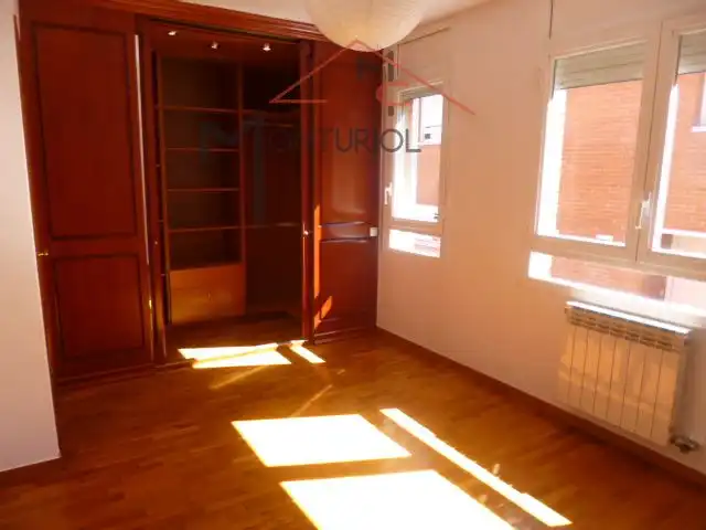 Dormitori de Casa adosada en venda en Sant Joan Despí amb Aire condicionat, Calefacció i Jardí privat