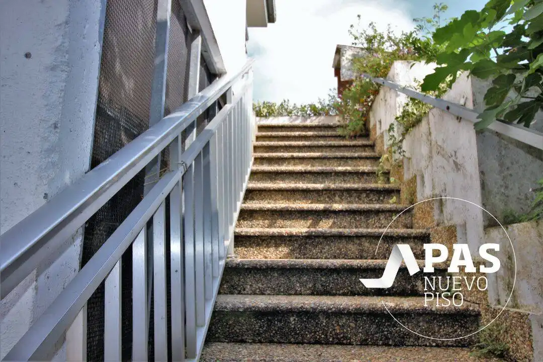 Vista exterior de Casa o chalet en venta en Riotuerto con Calefacción, Jardín privado y Terraza