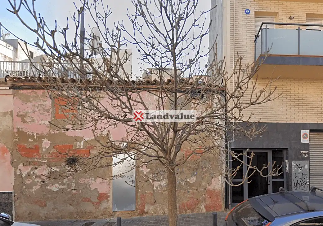Terrenos y solares en venta en C/ SEVILLA 62