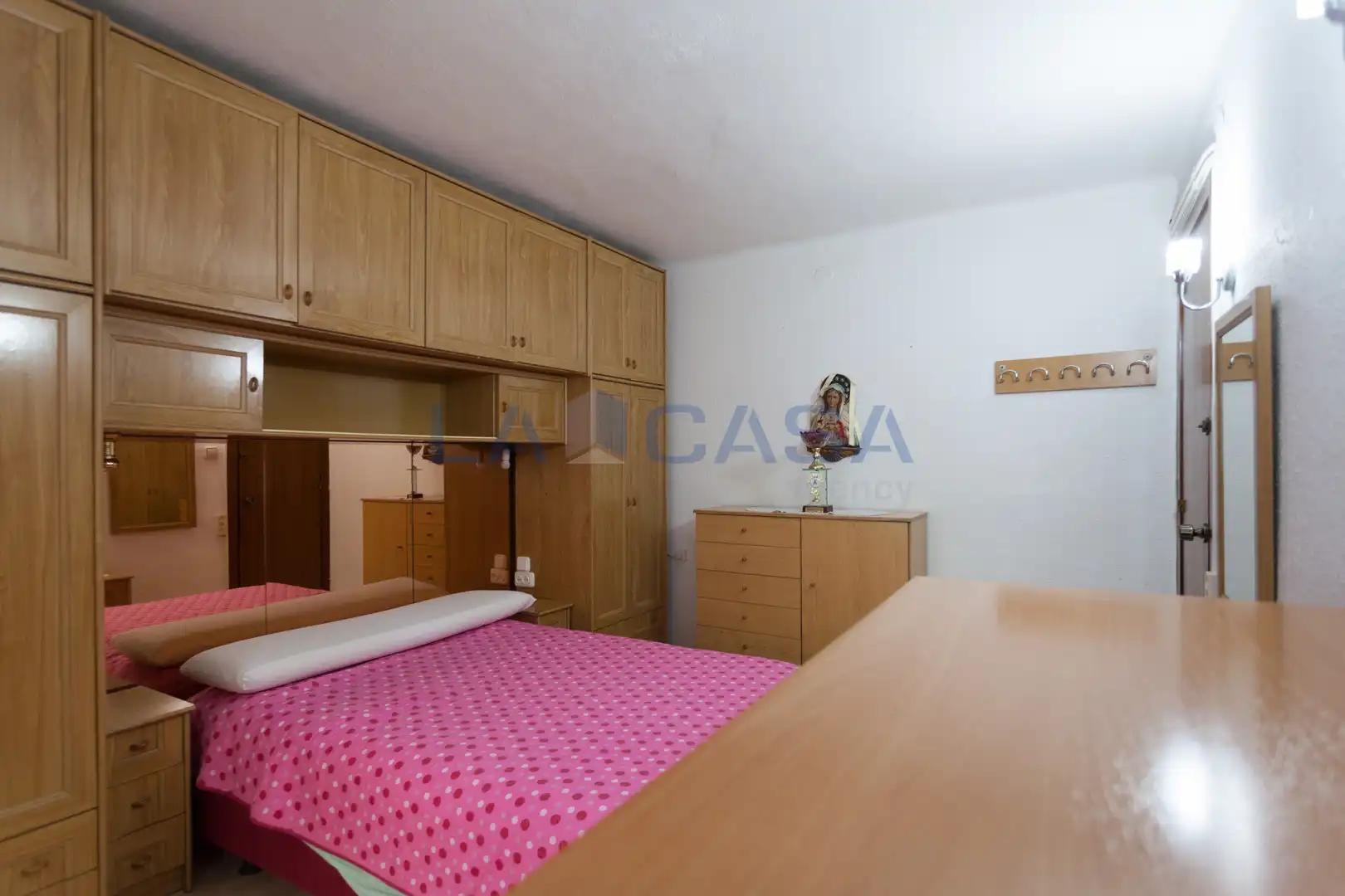 Schlafzimmer von Wohnung zum Verkauf in L'Hospitalet de Llobregat mit Balkon