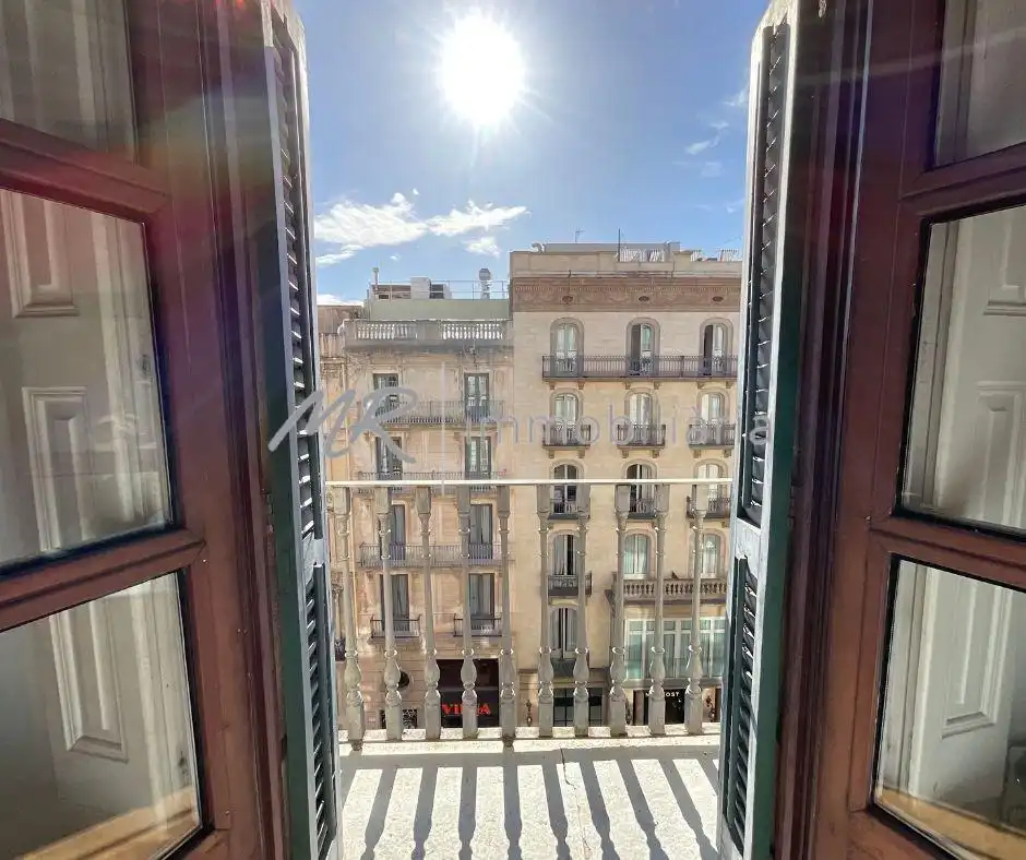 Vista exterior de Àtic en venda en Barcelona amb Aire condicionat, Calefacció i Terrassa