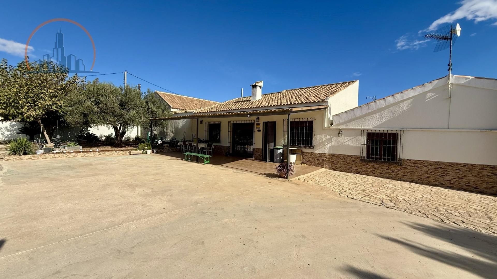 Vista exterior de Casa o xalet en venda en Cartagena amb Jardí privat
