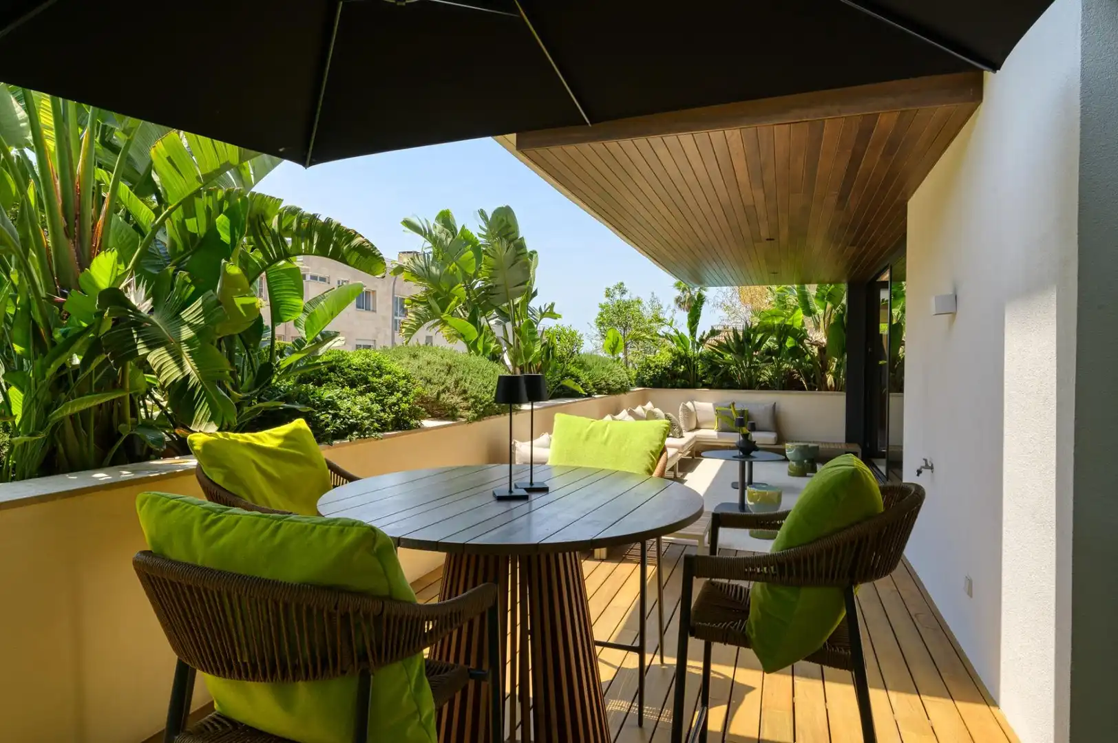 Terrasse von Erdgeschoss zum Verkauf in  Palma de Mallorca mit Klimaanlage, Heizung und Privatgarten