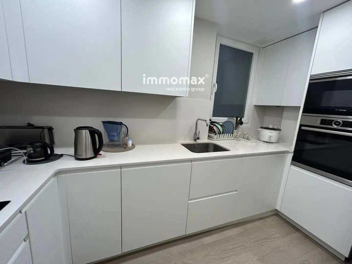 Cuina de Pis de lloguer en Barcelona amb Aire condicionat, Calefacció i Terrassa