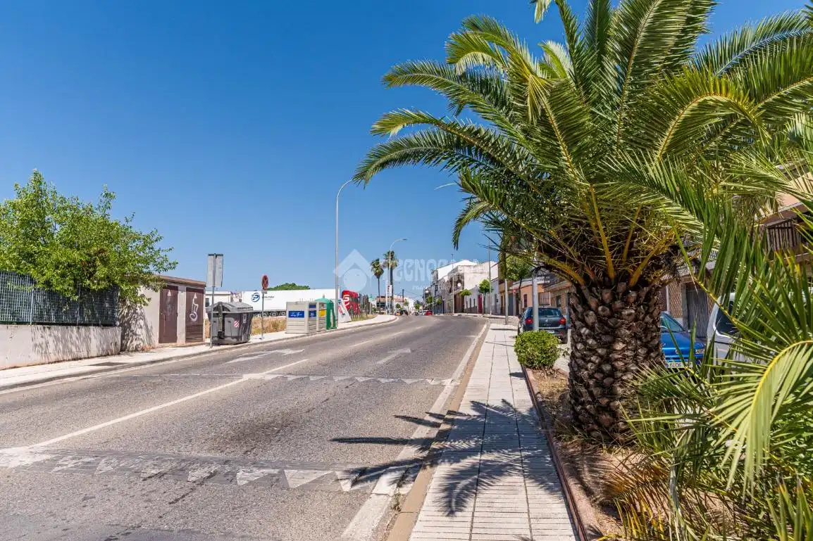 Vista exterior de Casa adosada en venta en Linares