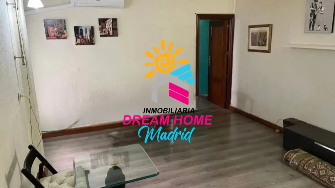 Vista exterior de Piso en venta en Madrid con Balcón
