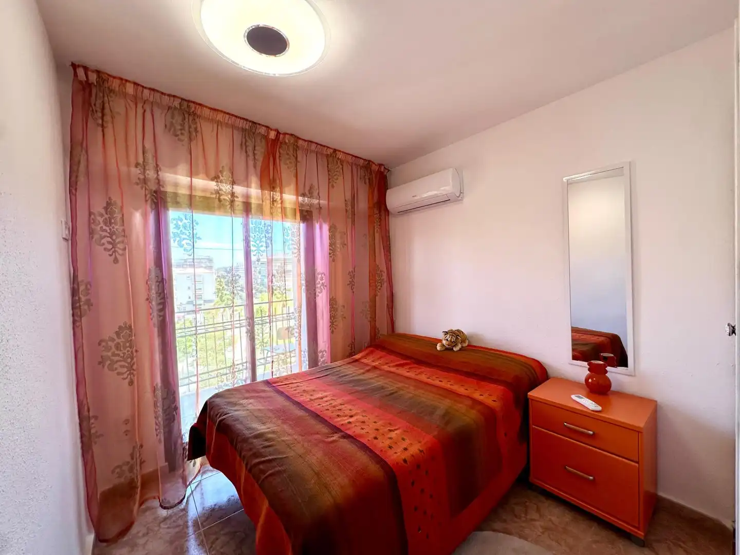 Dormitori de Apartament en venda en Alicante / Alacant amb Aire condicionat, Calefacció i Terrassa