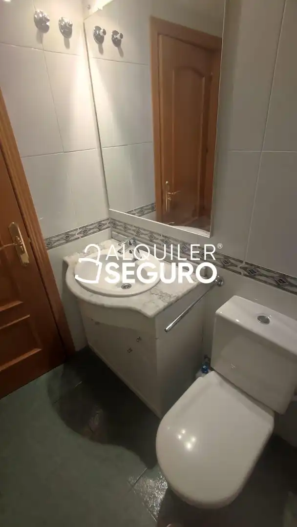 Bathroom of Flat for rent in Tres Cantos  with Heating