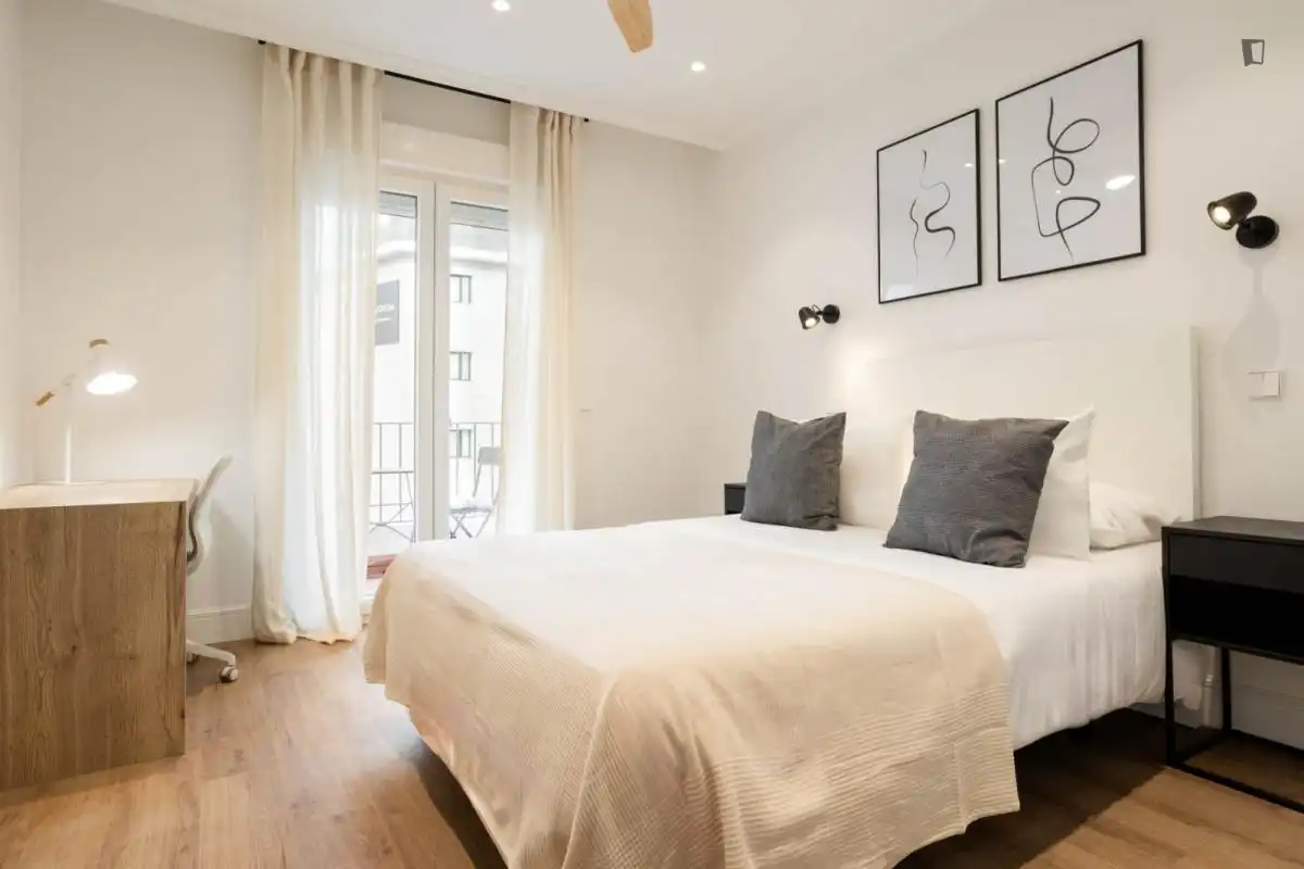 Habitación de Apartamento de alquiler en Madrid con Aire acondicionado, Calefacción y Amueblado