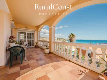 Detached house with pool for sale in CALLE PR ORIOLA, 82