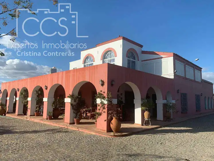 Finca rústica en venta en Alcalá de Guadaira con Piscina y Amueblado
