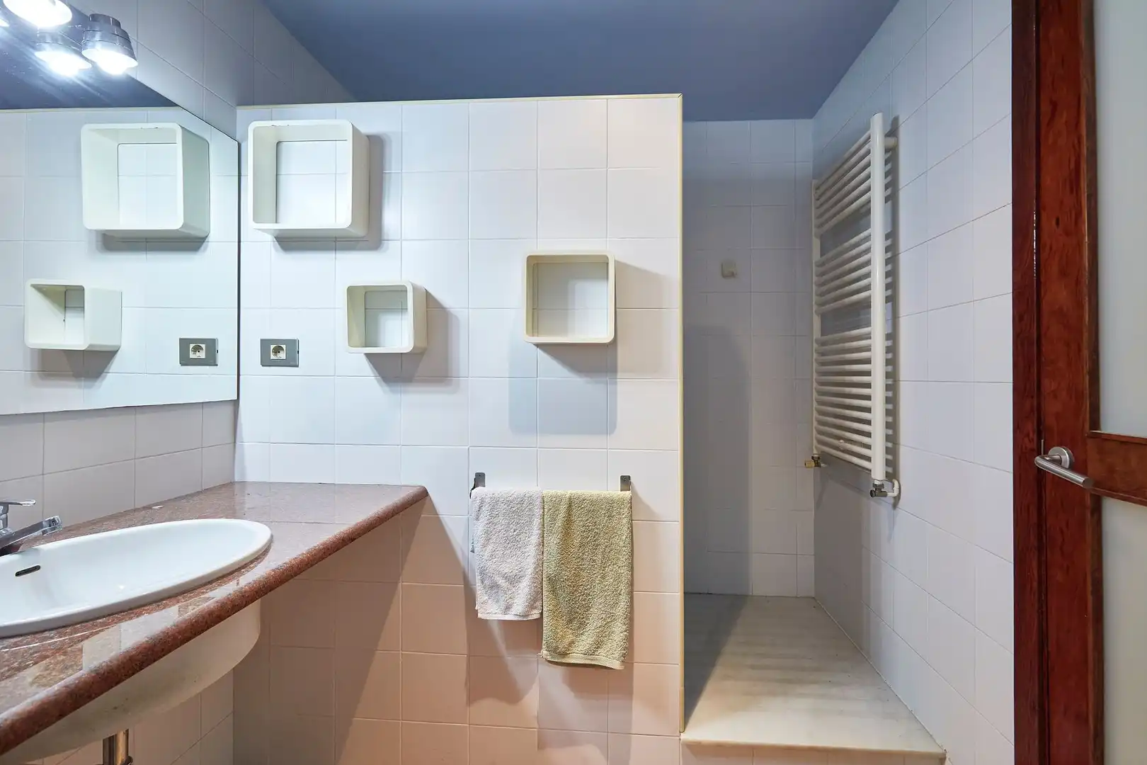 Badezimmer von Haus oder Chalet zum Verkauf in Premià de Dalt mit Klimaanlage, Heizung und Privatgarten