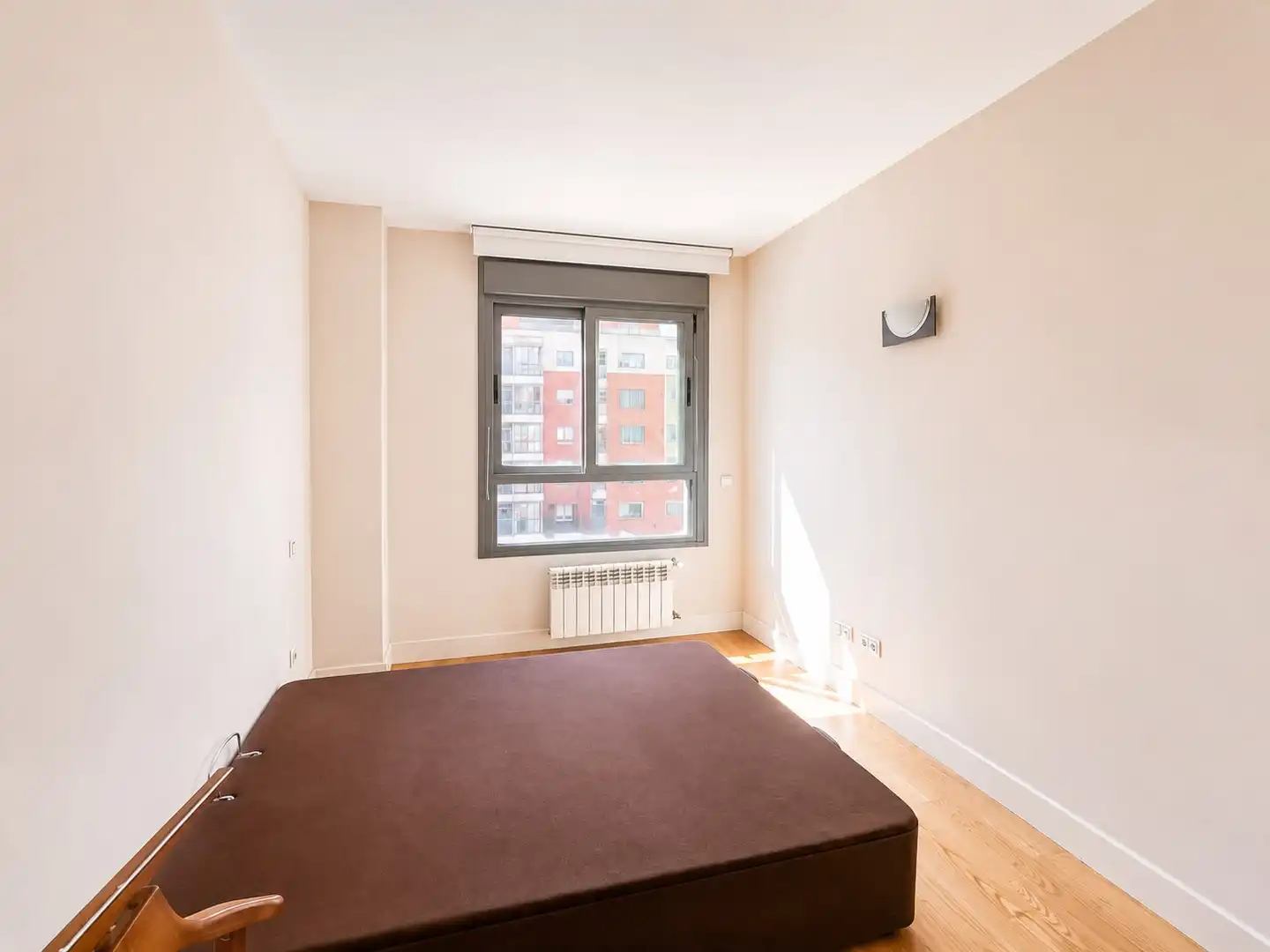 Bedroom of Flat for sale in Madrid  with Air Conditioner, Private garden and Storage room