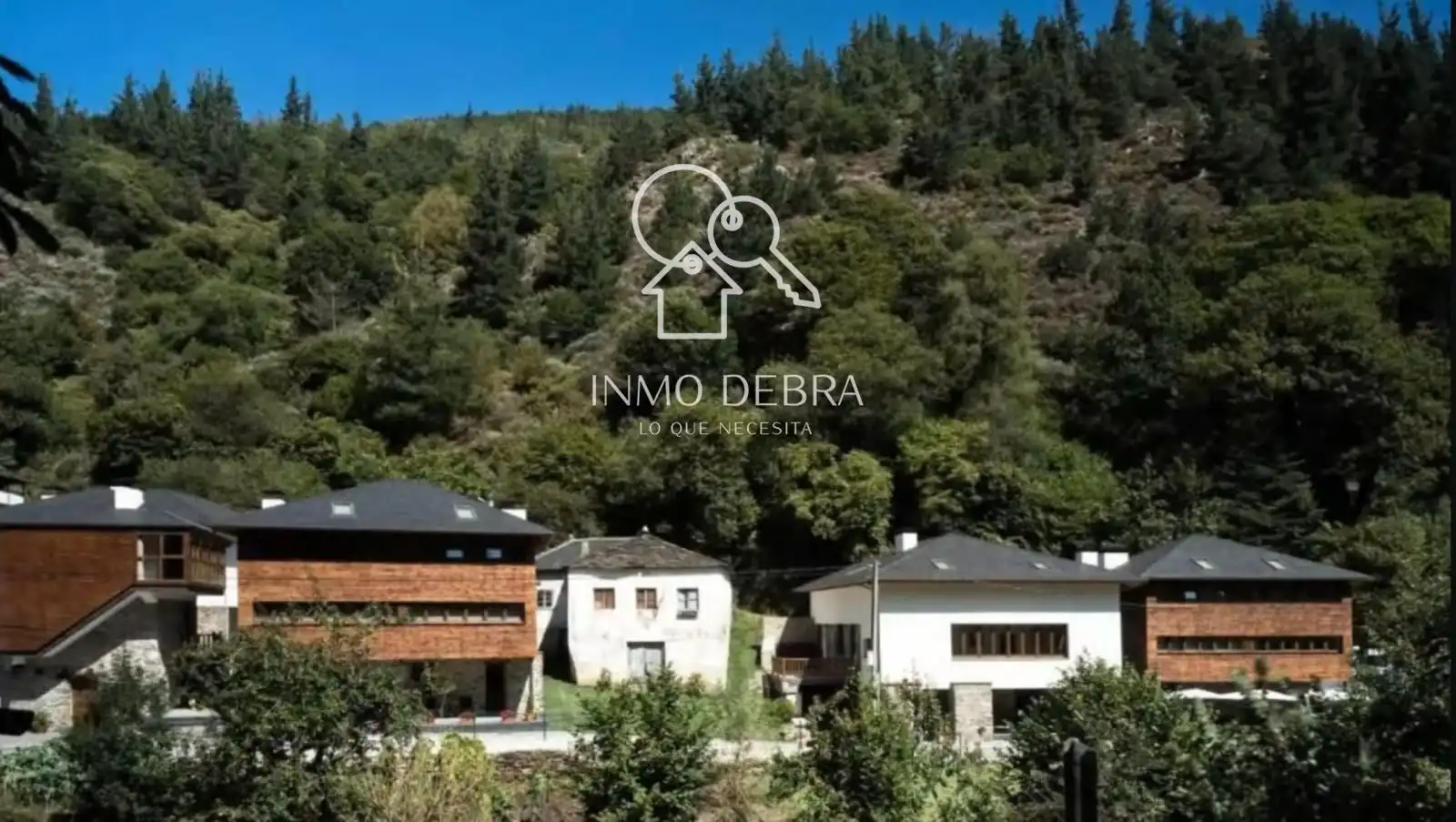 Vista exterior de Edificio en venta en Oviedo 