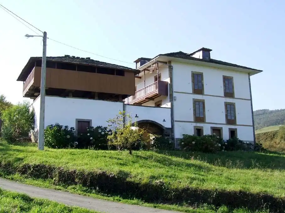 Casa amb jardí en venda a Valdés - Luarca, imagen 3