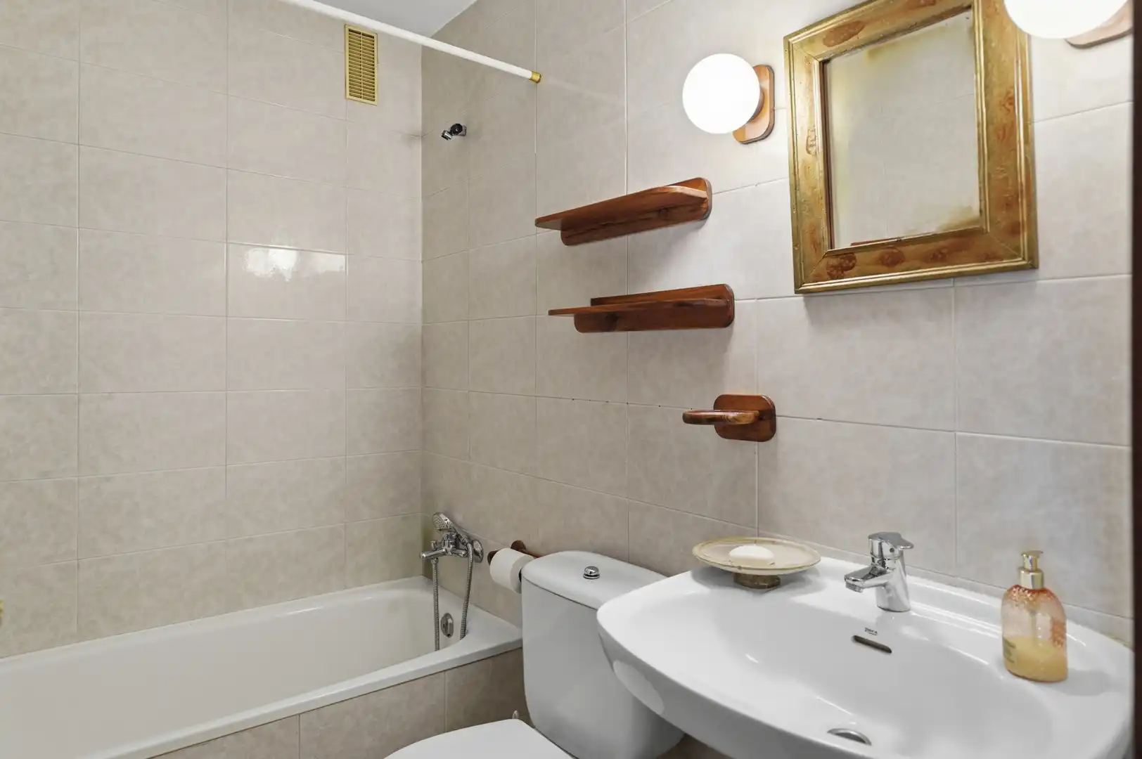 Bathroom of Apartments for sale in  Palma de Mallorca  with Air Conditioner, Heating and Terrace