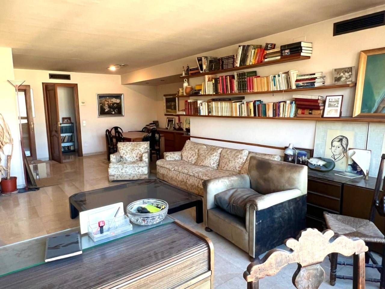 Sala d'estar de Pis en venda en Girona Capital amb Aire condicionat i Balcó