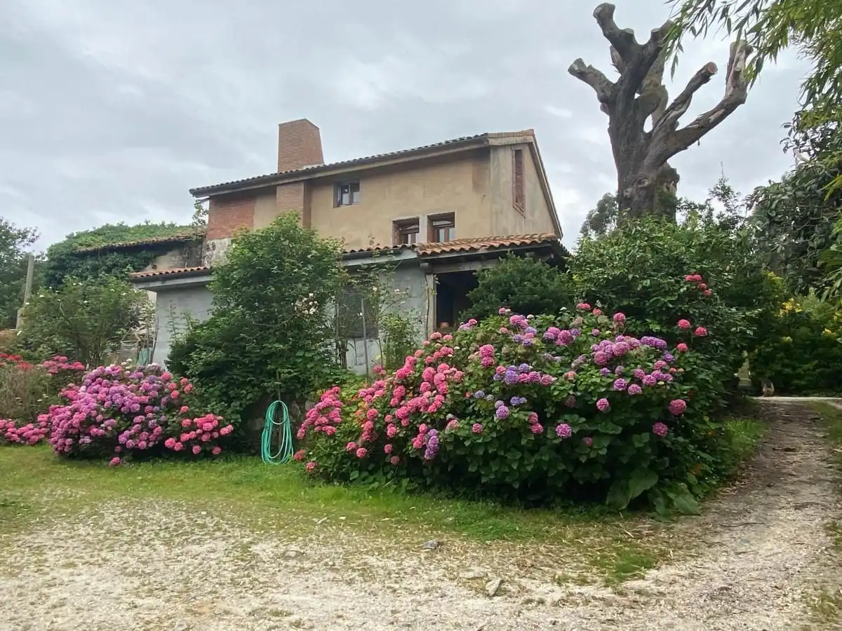 Casa con jardín en venta en Pría - Nueva-Hontoria - Naves, imagen 2