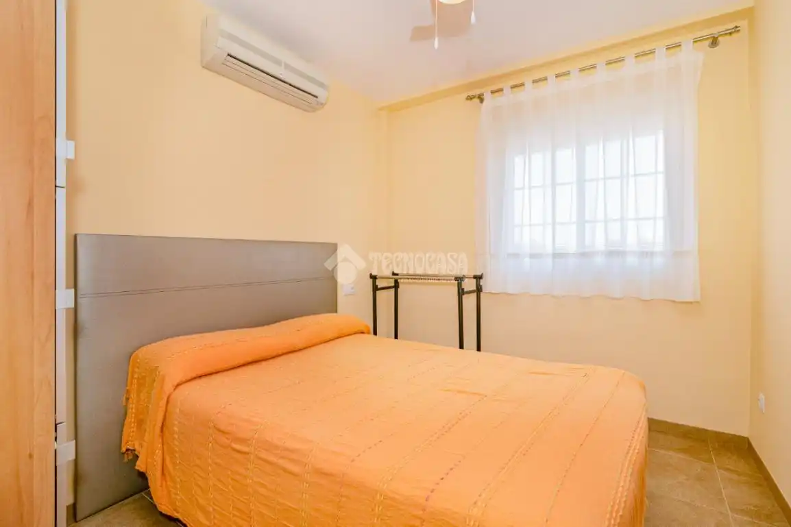 Habitación de Piso en venta en Lucena con Aire acondicionado y Amueblado